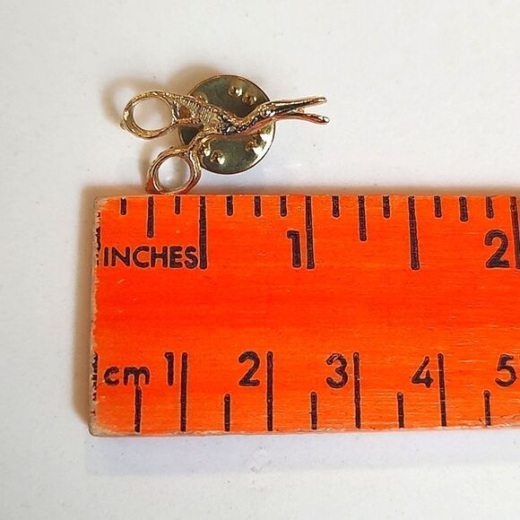 Miniature Gold Crane Scissor Lapel Pin Tie Tack Vintage Unisex - Picture 5 of 8